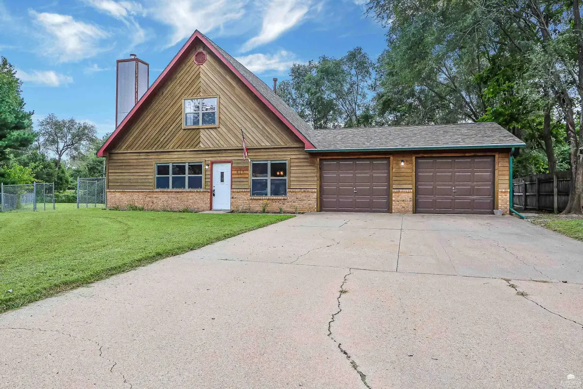 813 Greenfield Cir, Manhattan, KS 66502 - #1