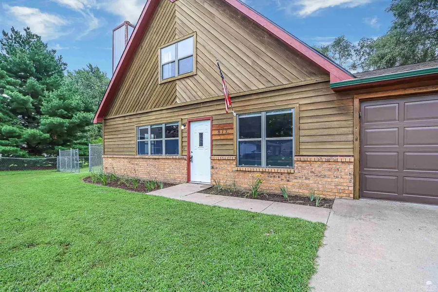 813 Greenfield Cir, Manhattan, KS 66502 - #3