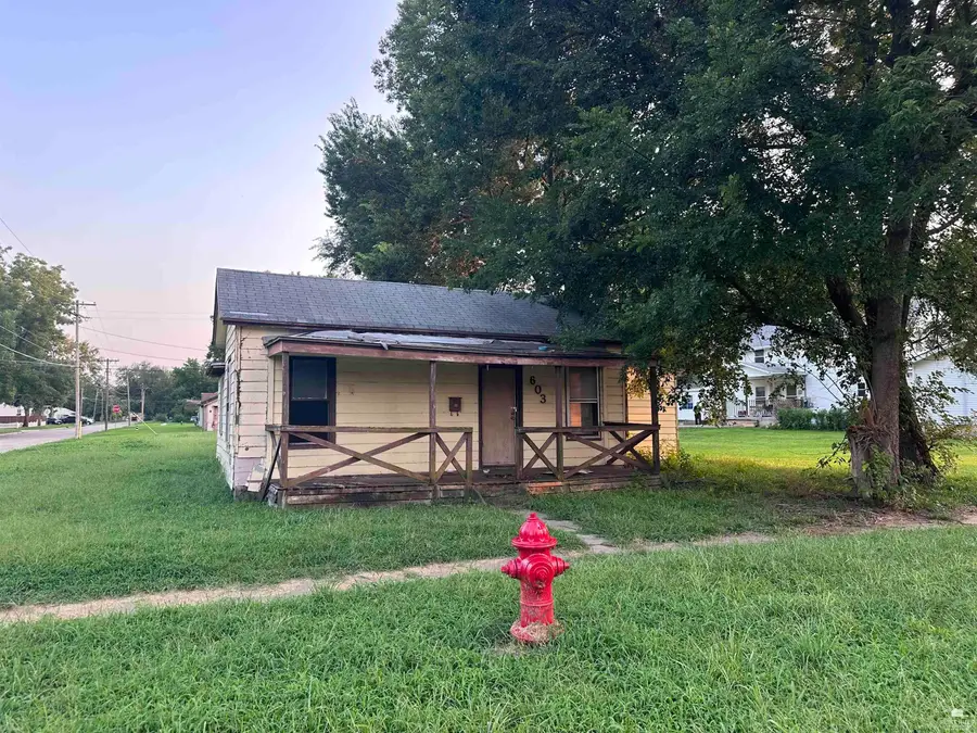 603 W 12th, Junction City, KS 66441 - #2