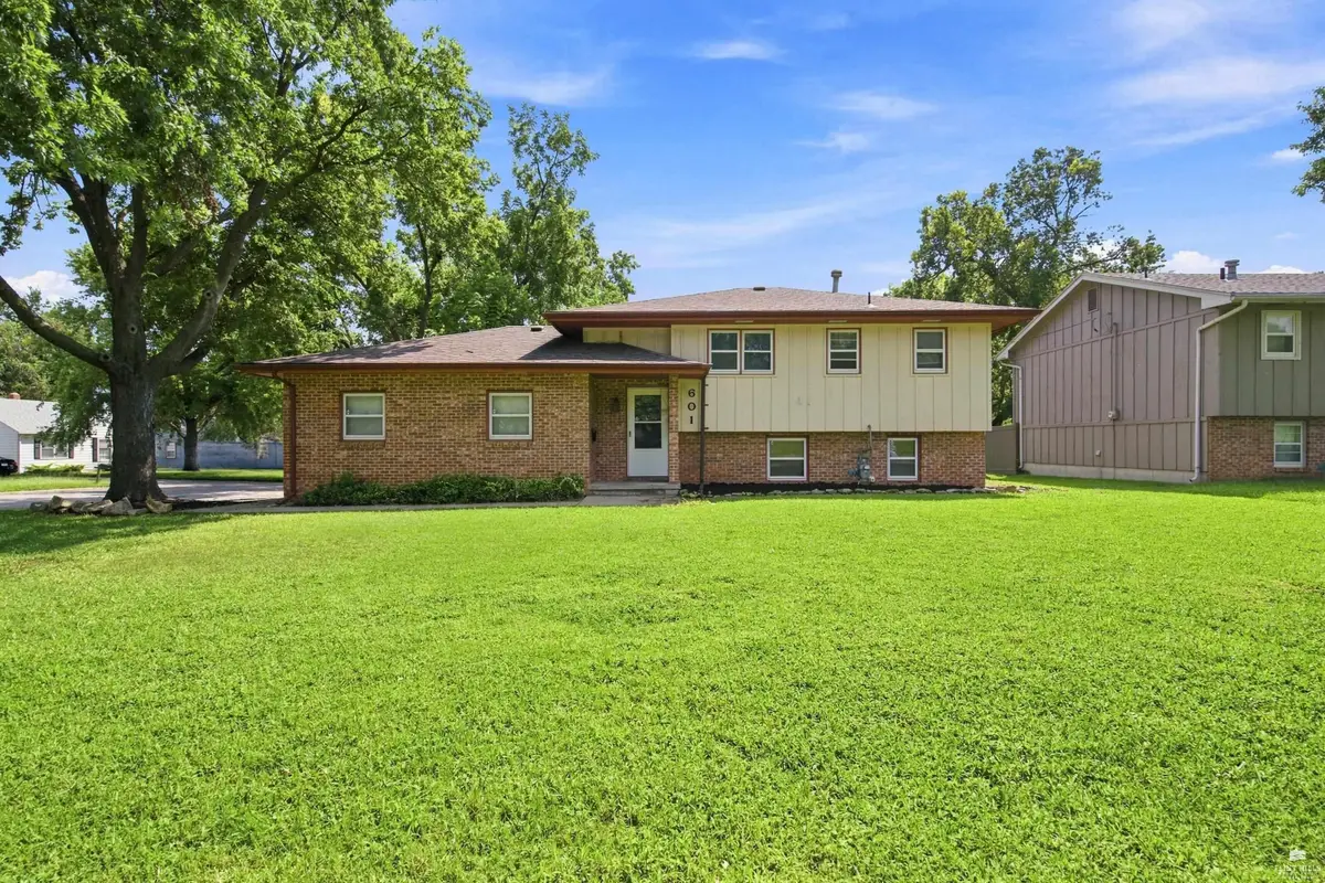 601 S Webster, Junction City, KS 66441 - #1