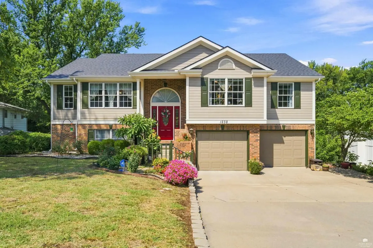 1238 W Spruce Street, Junction City, KS 66441 - #1