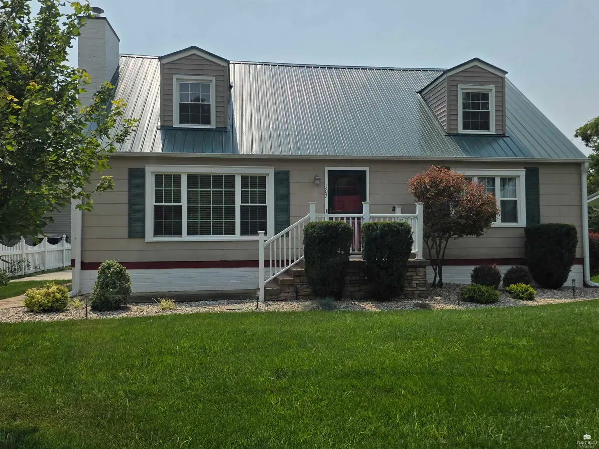 107 E 2nd Street, Glasco, KS 67445 - #1
