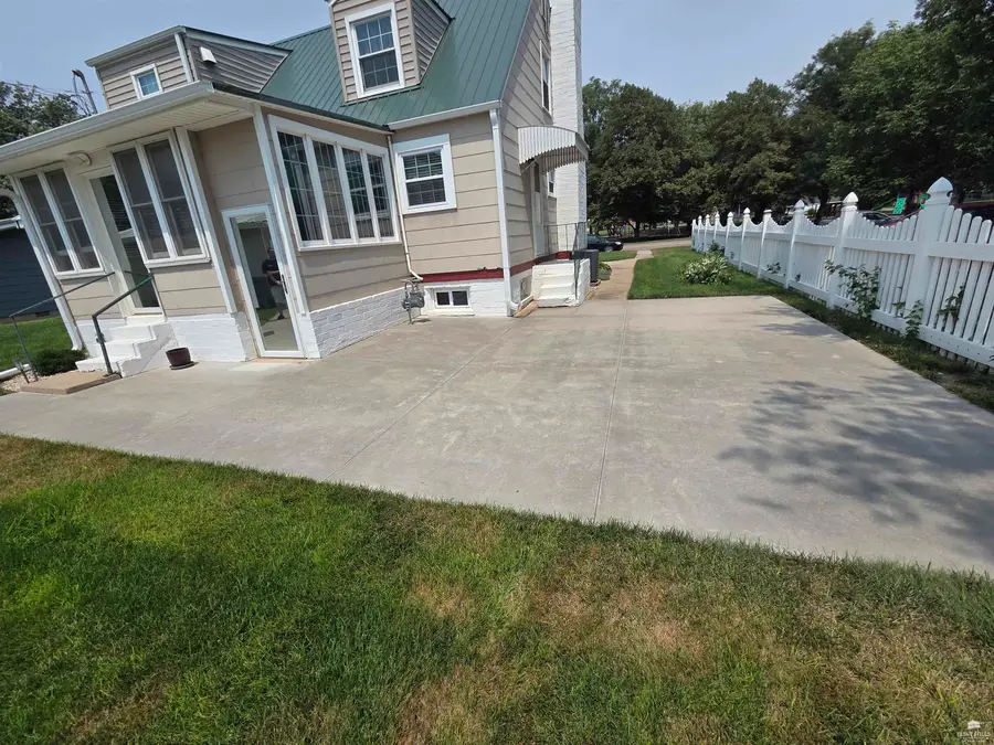 107 E 2nd Street, Glasco, KS 67445 - #2