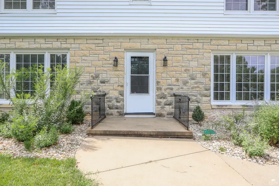 447 Edgerton Avenue, Manhattan, KS 66502 - #2