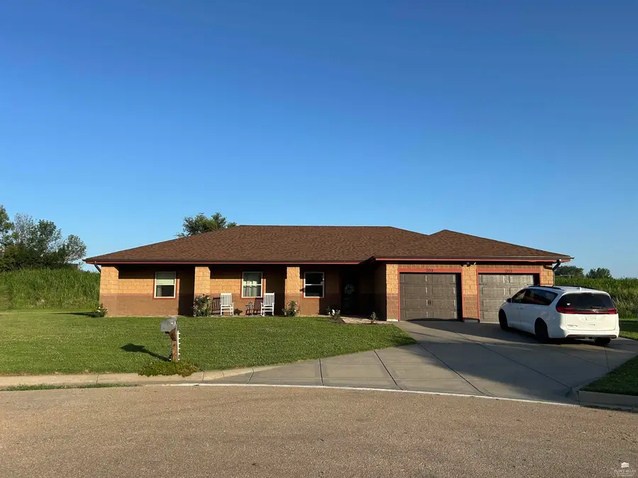203 E Park Avenue, Saint Marys, KS 66536 - #2