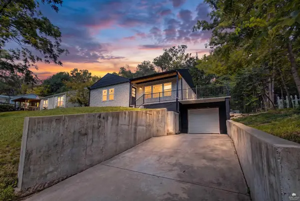 2124 Walnut Drive, Manhattan, KS 66502