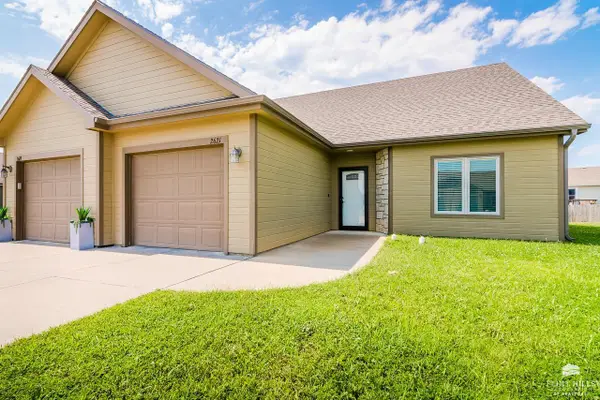 2621 T Dowling Court, Manhattan, KS 66502