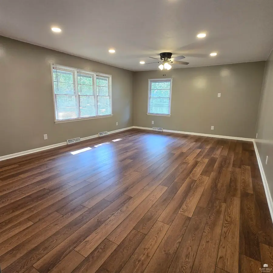 102 S Park Street, Hope, KS 67451 - #2