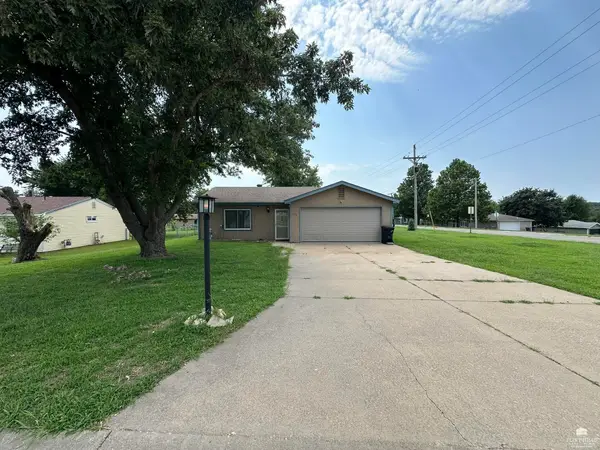 328 Shetland Drive, Ogden, KS 66517