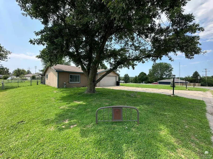 328 Shetland Drive, Ogden, KS 66517 - #2