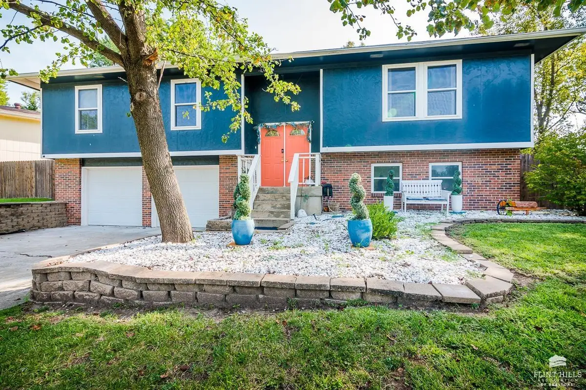 1304 Givens Road, Manhattan, KS 66503 - #1