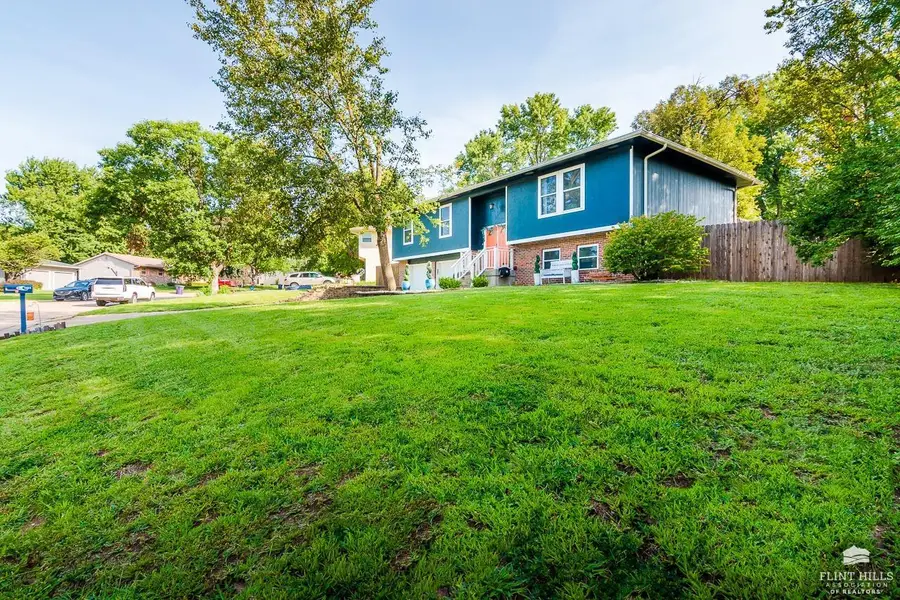 1304 Givens Road, Manhattan, KS 66503 - #2
