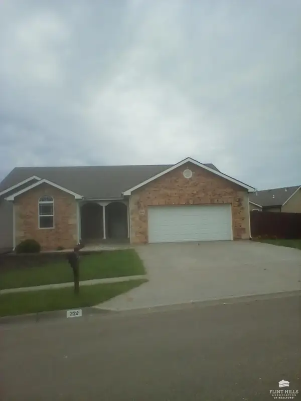 324 Highland Ridge Drive, Manhattan, KS 66503