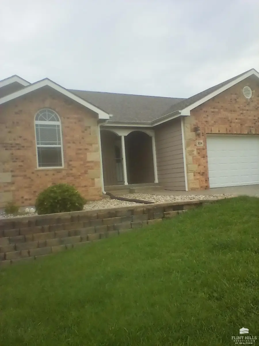 324 Highland Ridge Drive, Manhattan, KS 66503 - #2