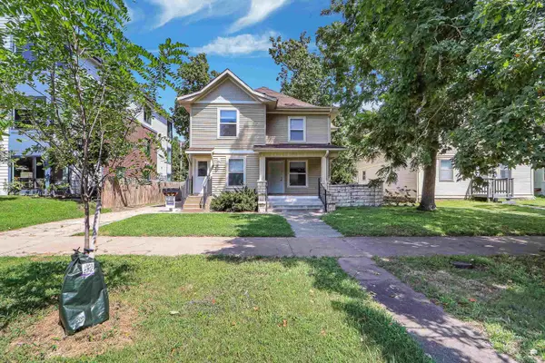 818 Bluemont Avenue, Manhattan, KS 66502