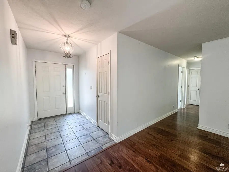 2604 Elmwood Court, Manhattan, KS 66503 - #3