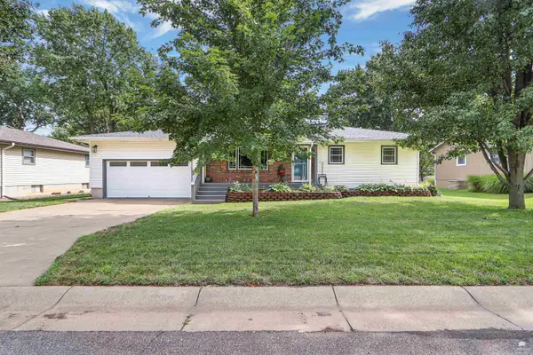 207 Summit Drive, Abilene, KS 67410