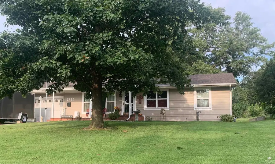 1711 3rd Street, Clay Center, KS 67432 - #2