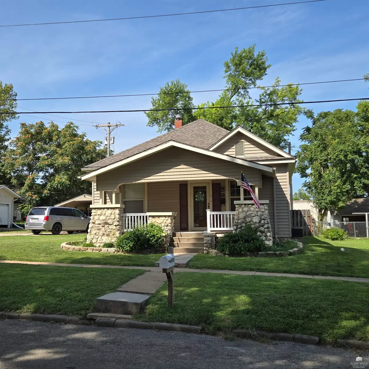9 N B Street, Herington, KS 67449 - #1