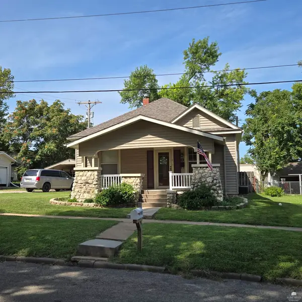 9 N B Street, Herington, KS 67449