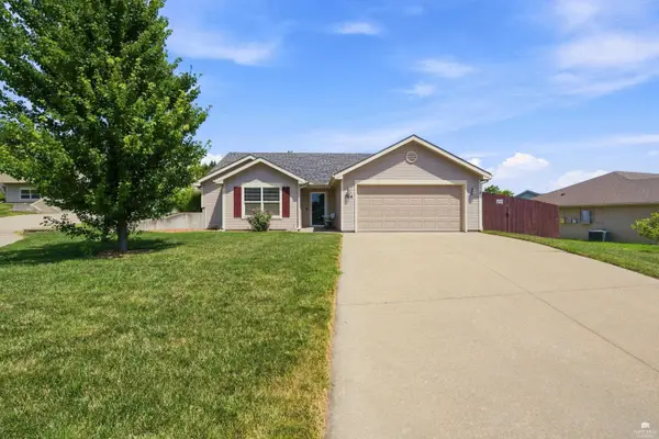 2414 Fox Sparrow Court, Junction City, KS 66441