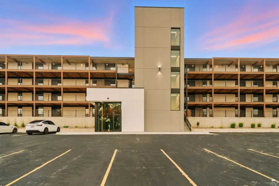 1700 N Manhattan Avenue #103, Manhattan, KS 66502 - #3