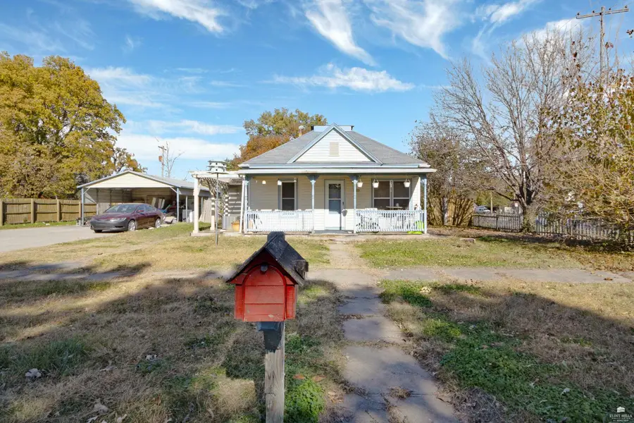 140 E 13th Street, Junction City, KS 66441 - #2