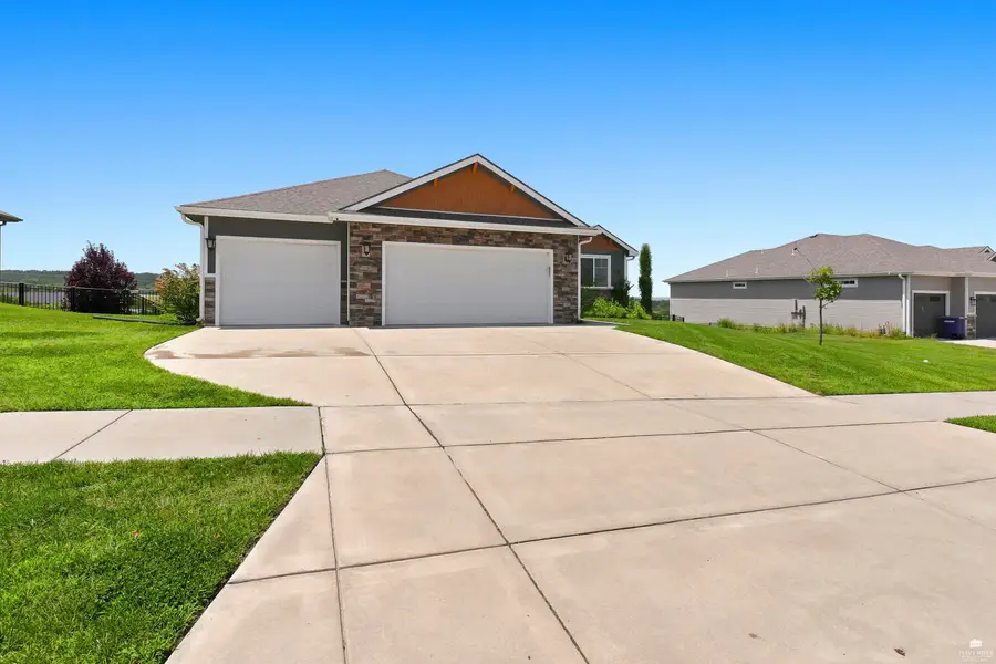 408 Ledgestone Ridge Court, Manhattan, KS 66503 - #3