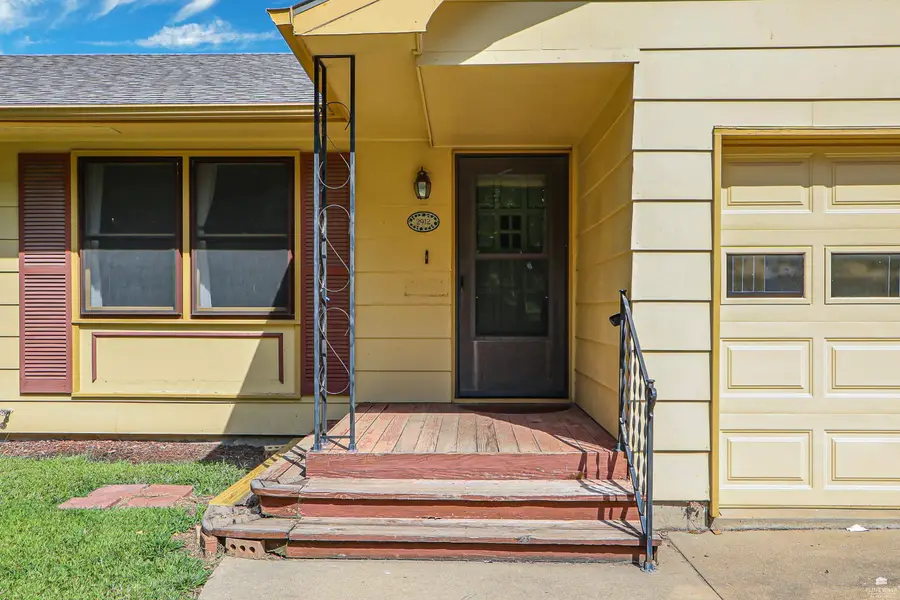 2912 Roma Terrace, Manhattan, KS 66502 - #2