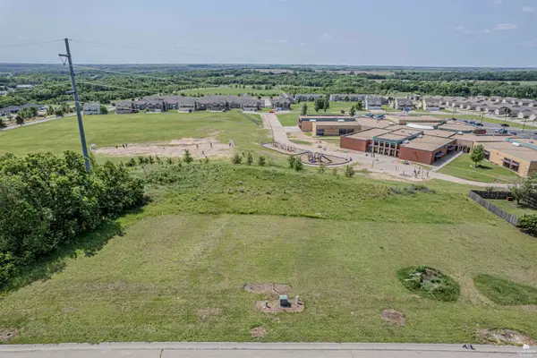 2713 Elm Creek, Junction City, KS 66441