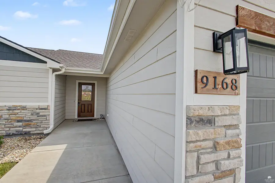 9168 Dave Drive, Manhattan, KS 66502 - #2