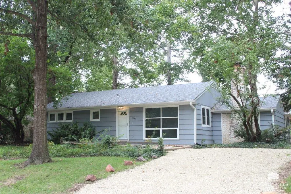 1137 Meadowbrook Lane, Manhattan, KS 66503 - #1