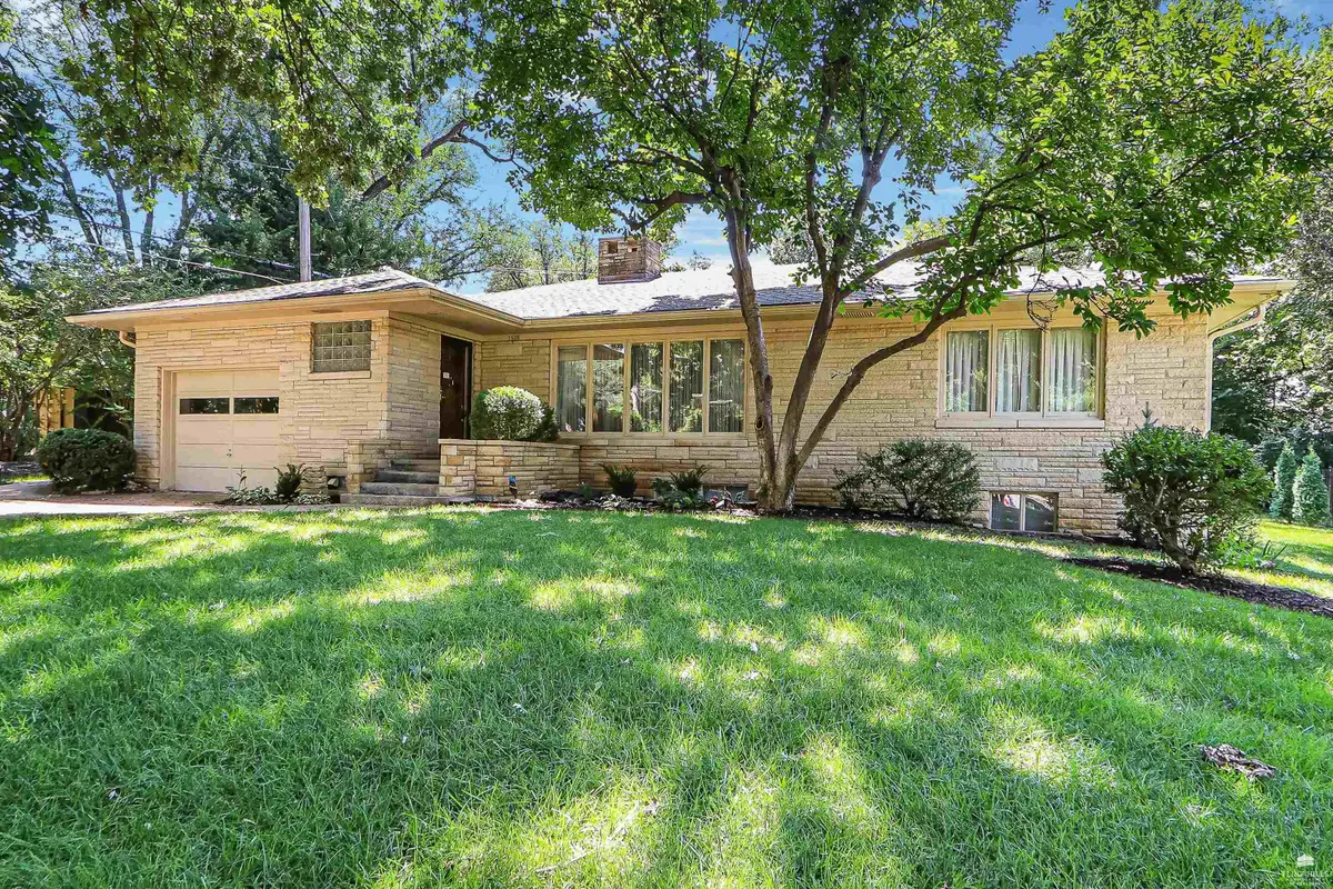 1915 Pierre, Manhattan, KS 66502 - #1