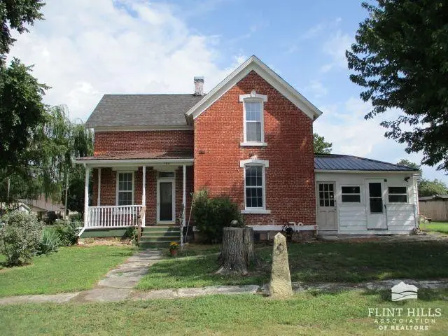 702 Stevens Street, Council Grove, KS 66846 - #2