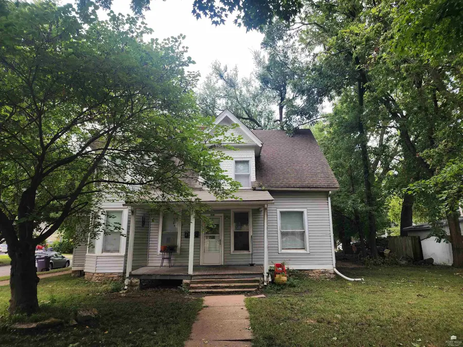 1001 Fremont Street, Manhattan, KS 66502 - #3
