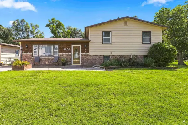 8856 Wheatland Circle, Manhattan, KS 66502