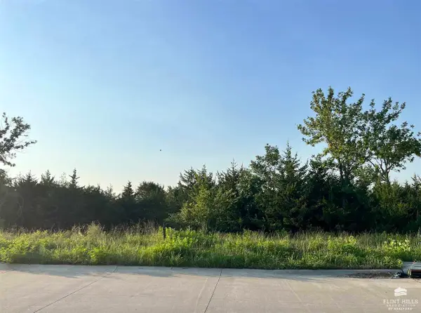 4884 Nature Avenue, Manhattan, KS 66502