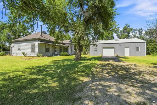 1531 Main Navarre, Hope, KS 67451