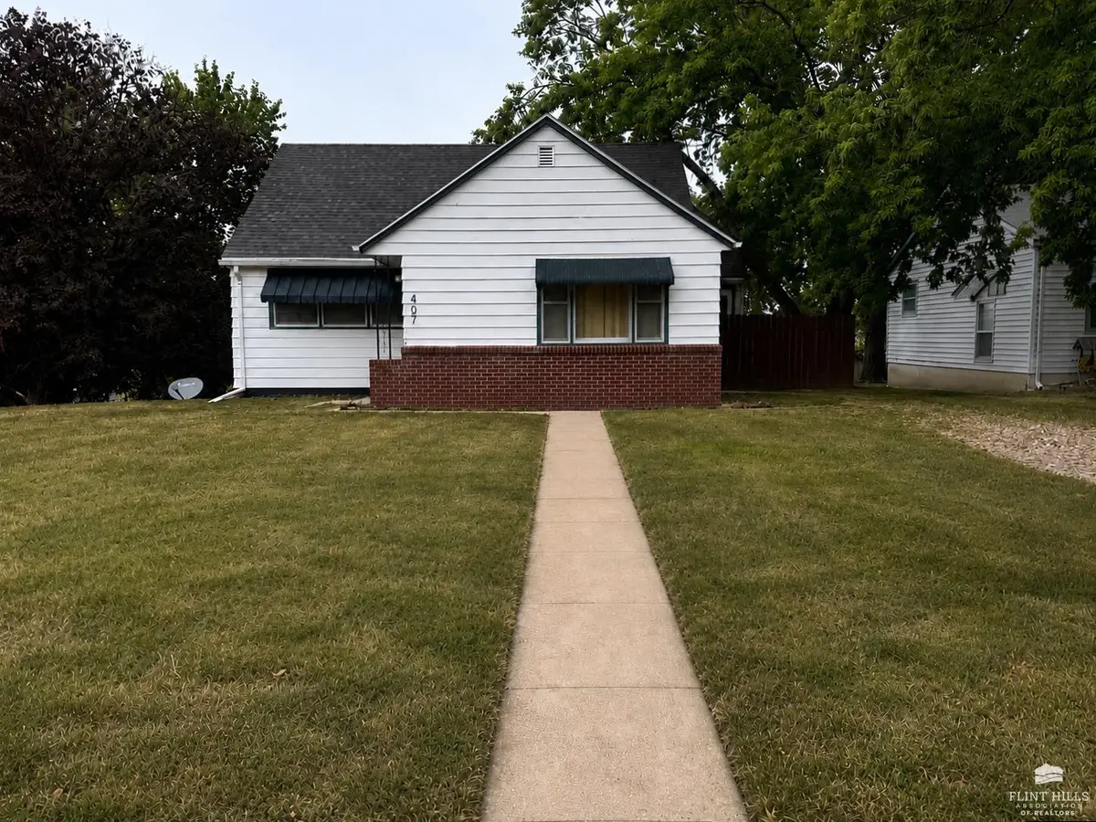407 E 12th Street, Concordia, KS 66901 - #1