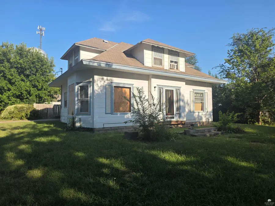 624 N D Street, Herington, KS 67449 - #2