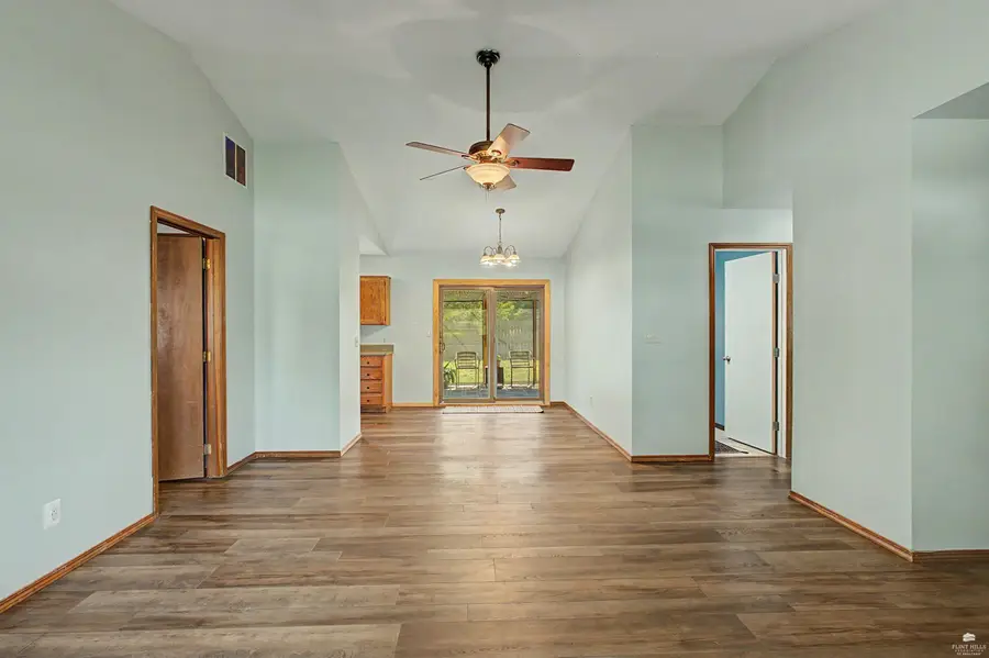 2216 Spain Drive, Manhattan, KS 66502 - #2