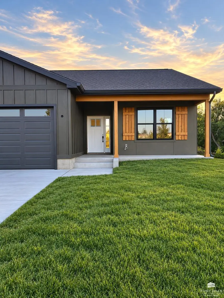 500 S Wreath Avenue, Manhattan, KS 66503 - #3