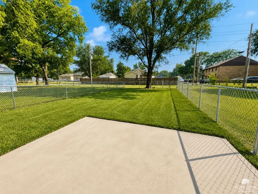 813 W 13th Street, Junction City, KS 66441 - #2