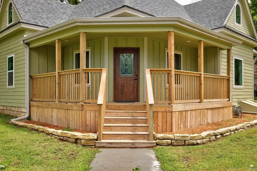 100 E 8th Street, Onaga, KS 66521 - #2