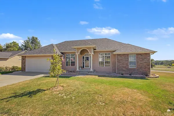 304 Ruths Lane, Wamego, KS 66547