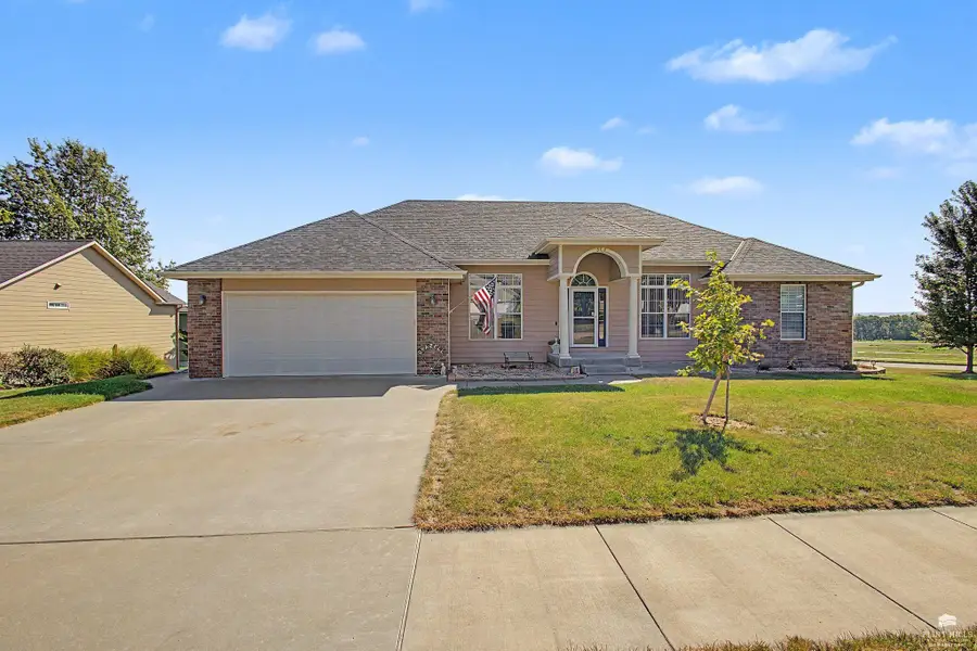 304 Ruths Lane, Wamego, KS 66547 - #2