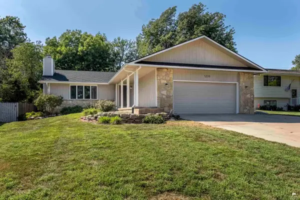 1209 Haas Circle, Manhattan, KS 66503