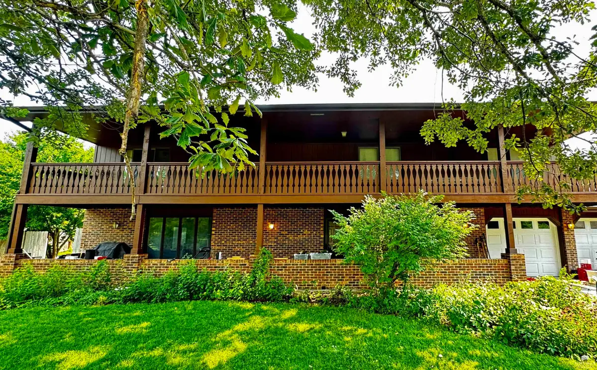 105 Notre Name Circle, Manhattan, KS 66503 - #1