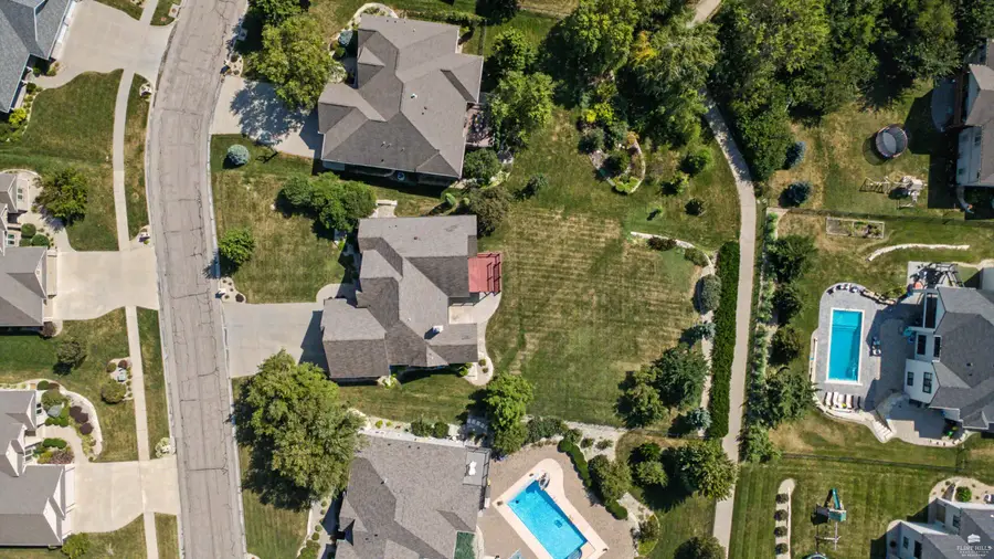3705 Hawthorne Woods Terrace, Manhattan, KS 66503 - #3