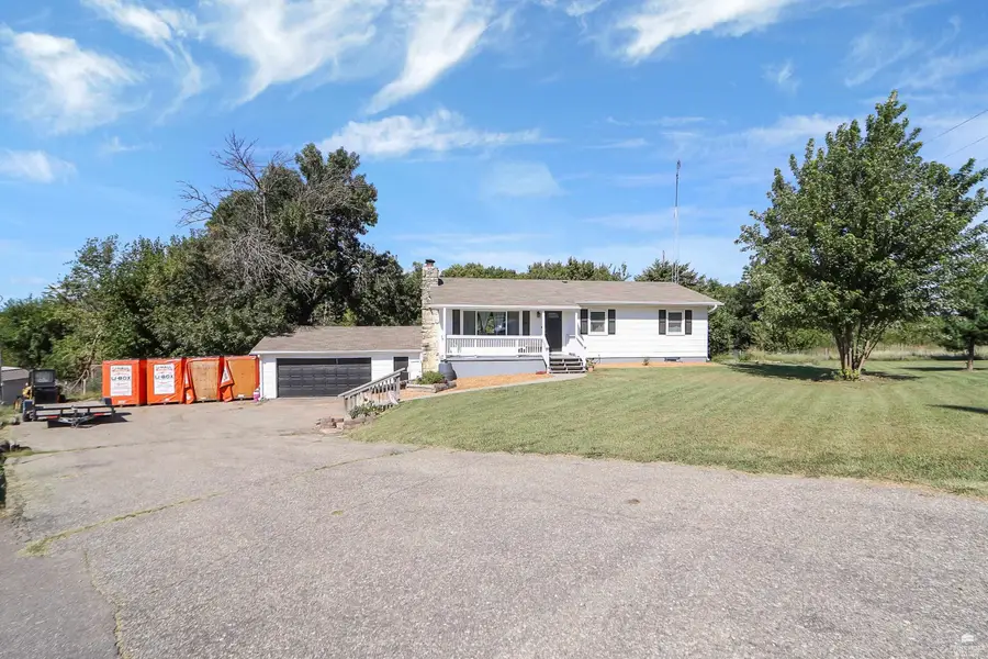 7814 N Us 77 Hwy, Milford, KS 66514 - #2